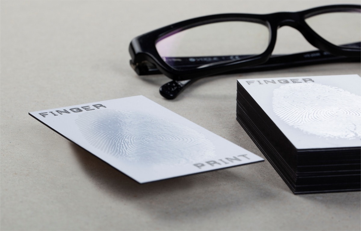 Duplex Business Cards with Spot UV and Painted Edges - Image 5