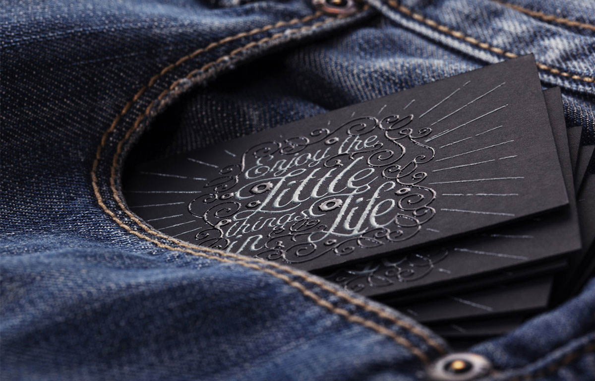 thermography-on-ispira-nero Luxury business cards with painted edges